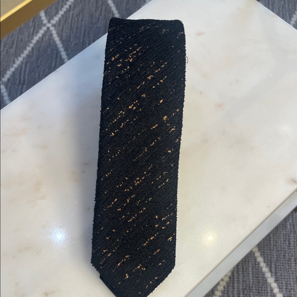 LAVIN PARIS ELEGANT Black and bronze Men's Tie
Pre-loved condition good